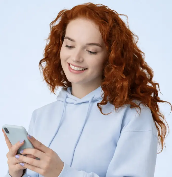 Empreendedor utilizando automação de WhatsApp e Instagram para otimizar vendas